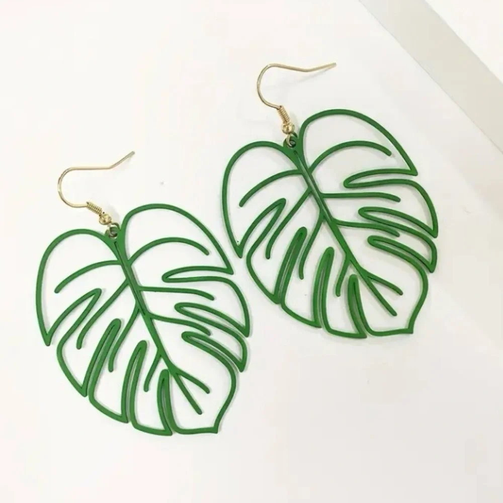 ✨Anthropologie Santana Green Leaf Earrings